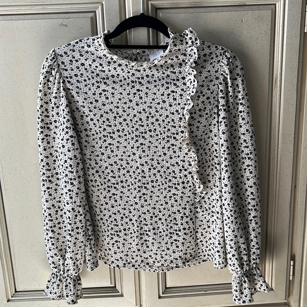 Zara girls long sleeve knit shirt. Size 13-14